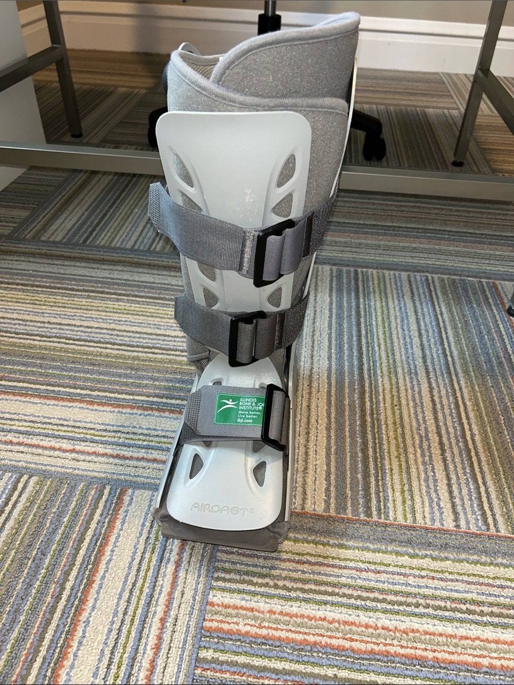 Menβs Medium Aircast Boot